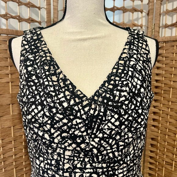 Lafayette 148 NewYork Elegant Black and White Sleeveless Dress - Picture 5 of 12